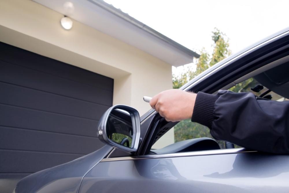 Pose de porte de garage près de Maisons-Laffitte